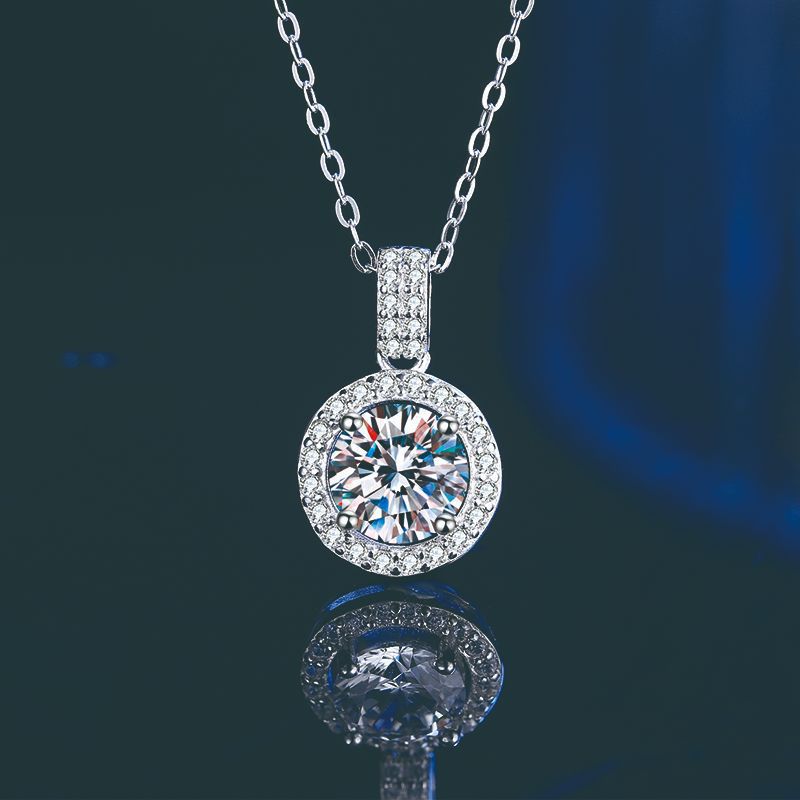 Wholesale Silver Light Luxury Moissanite Zircon Pendant Necklace,  Fashion Jewelry Accessory
