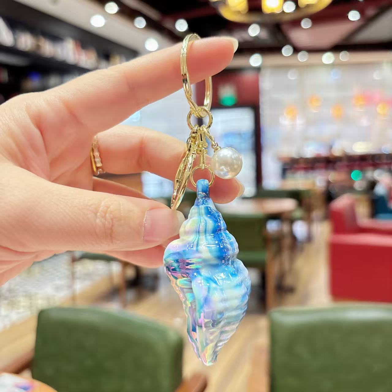 Wholesale Creative Colorful Acrylic Conch Keychain  Pendant Cute Car Keychain