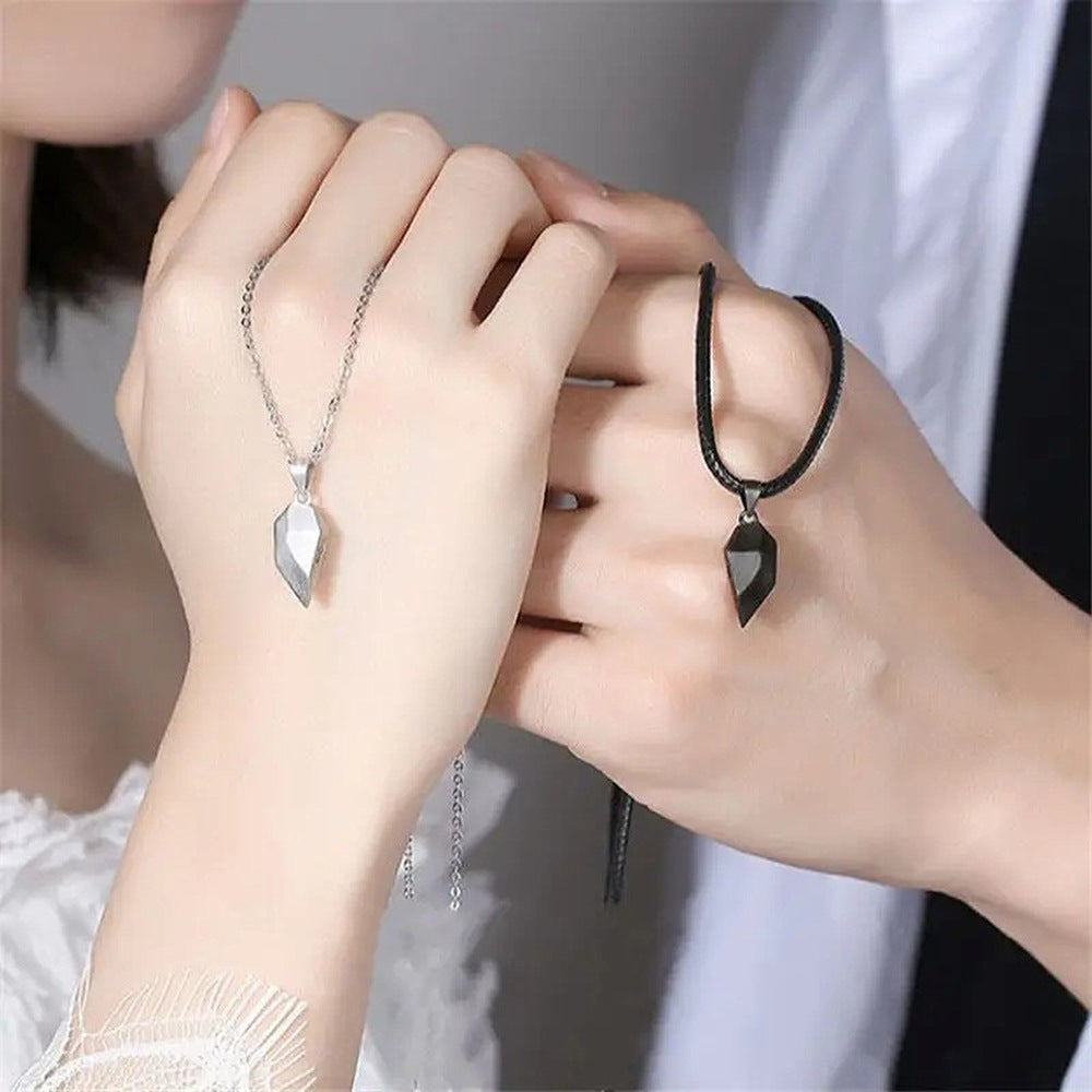 Wholesale Black White Heart Magnetic Necklaces ACC-NE-Hanyu012