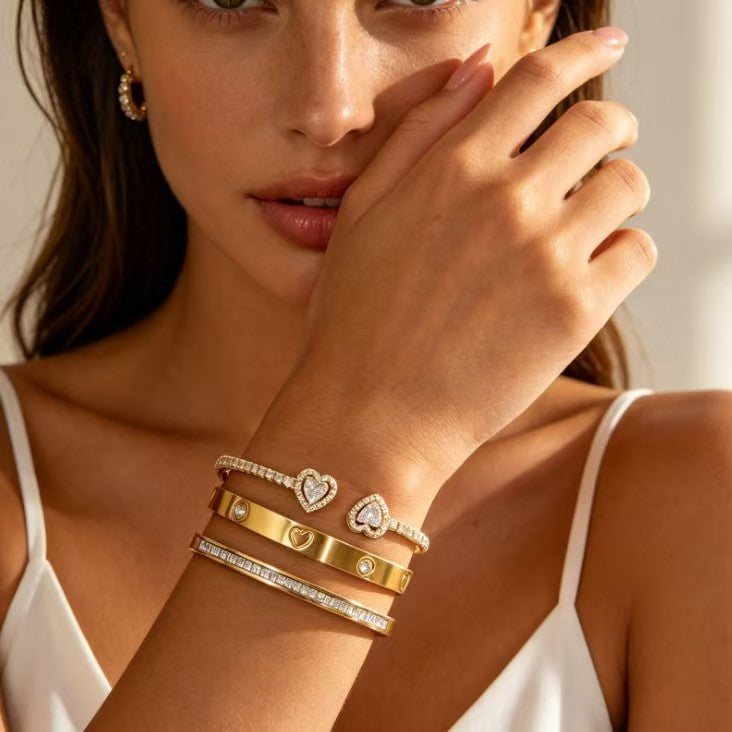 Wholesale Urban Style Love Heart Starry Titanium Steel Bracelet 18K Gold Plated Fashion Accessory