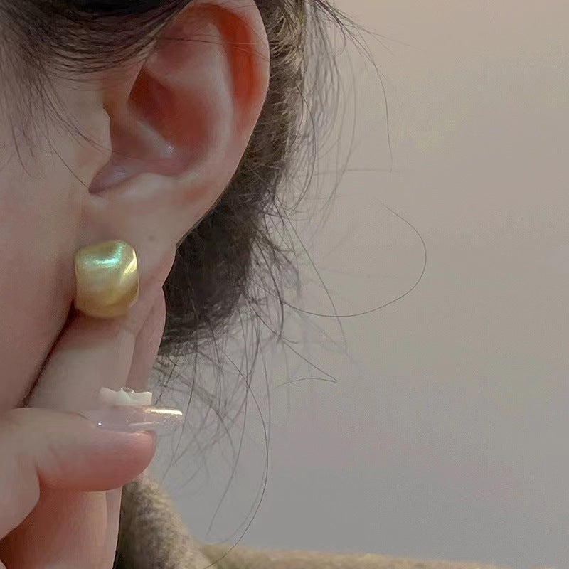 Wholesale Simple and Luxurious Heart-shaped Pearl Earrings