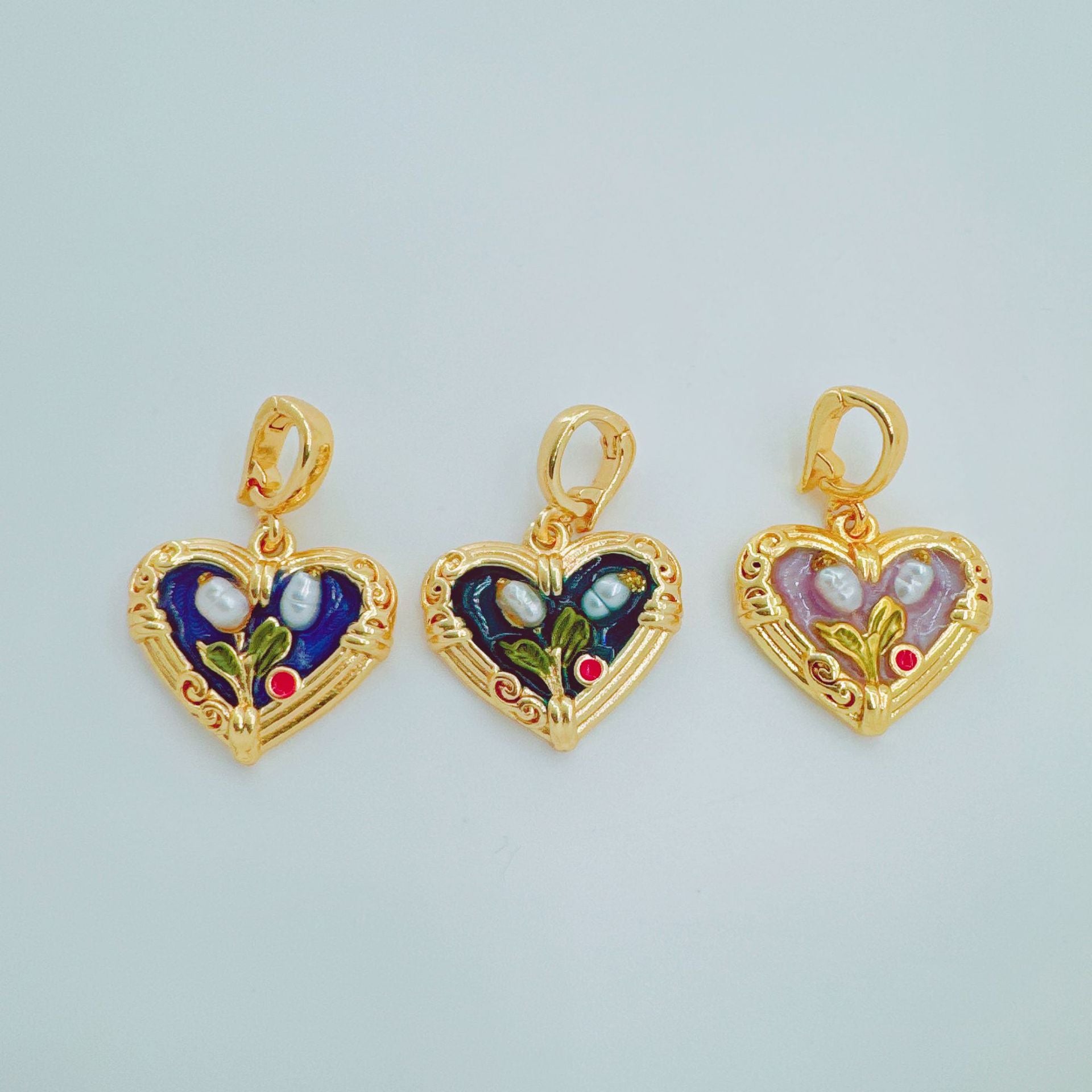 Wholesale Vintage Heart Pendant Natural Pearl Gold-Plated Copper Jewelry Accessory for Resale