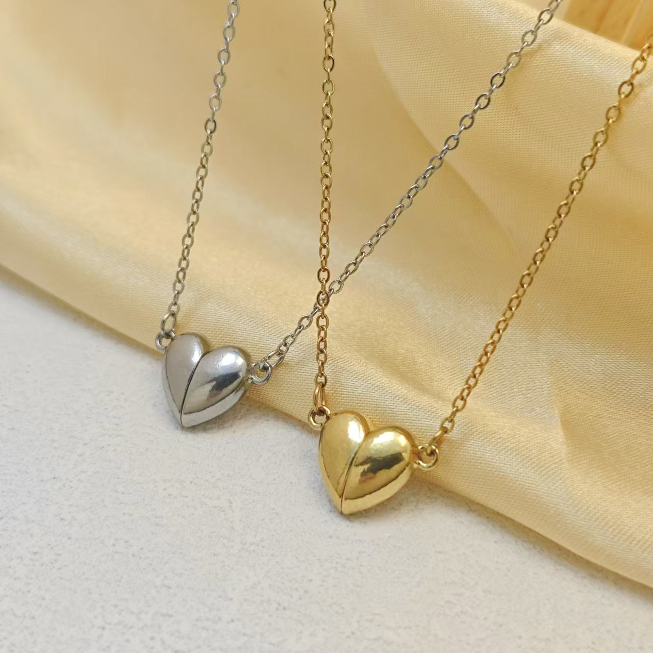 Wholesale Titanium Steel Gold Love Strong Magnet Necklace Fashion Jewelry Accessory Gift