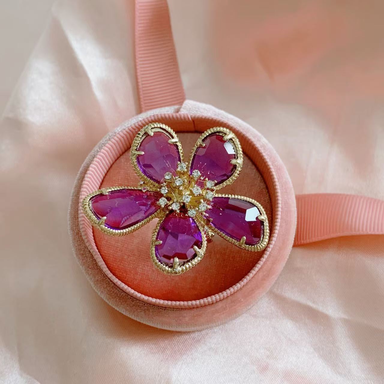 Wholesale European and American Style Crystal Flower Ring for Women,  Zinc Alloy Adjustable Open Ring for Index Finger,  Cross-Border Wholesale Starting from