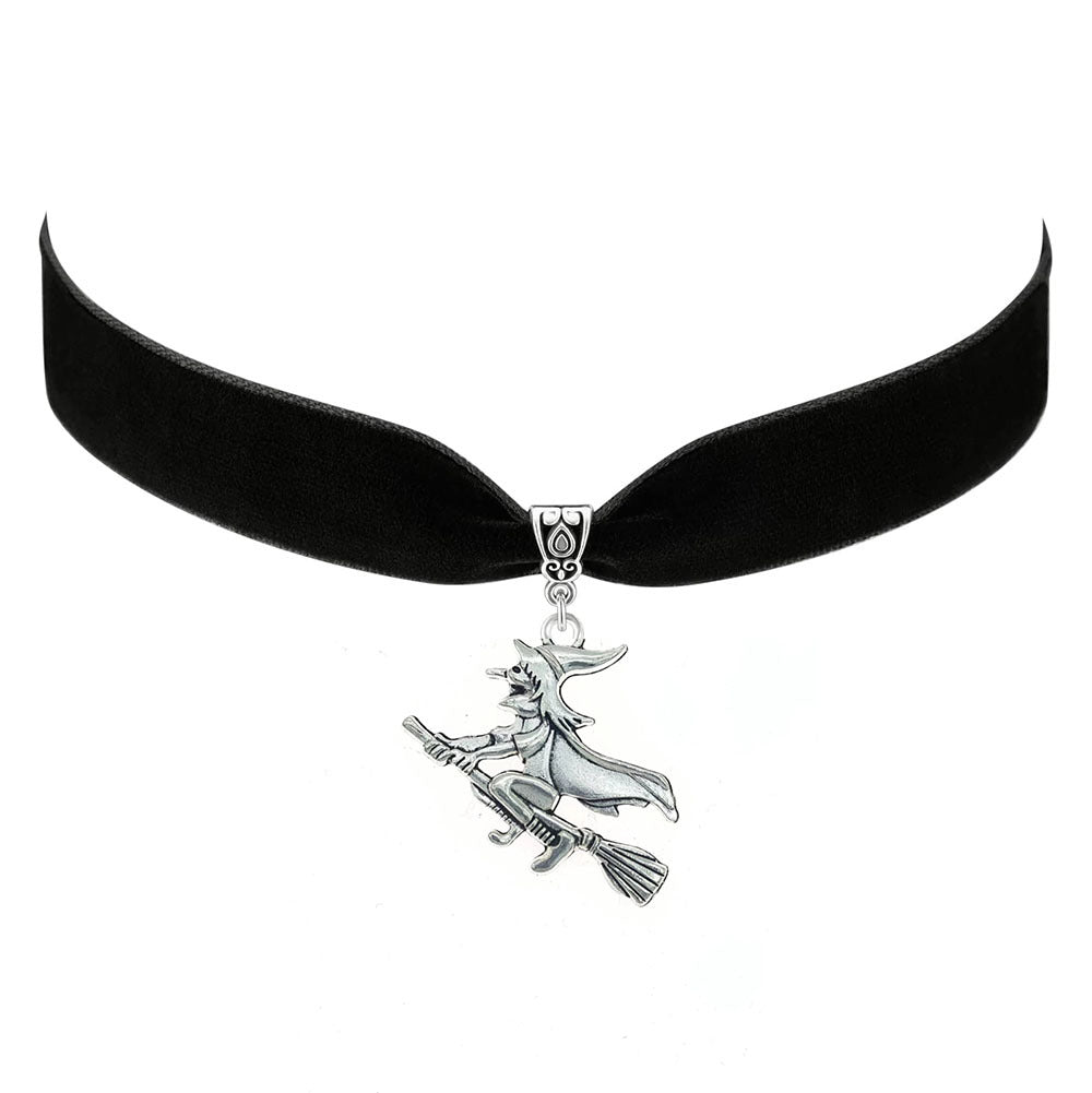 Wholesale    exaggerated skull Palm pendant necklace