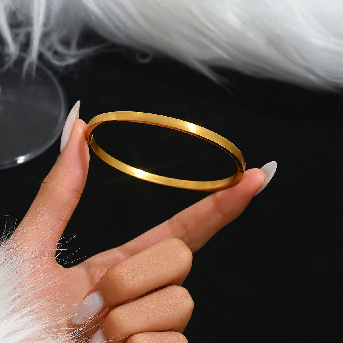 Wholesale Titanium steel nail four-leaf clover diamond-encrusted bracelet