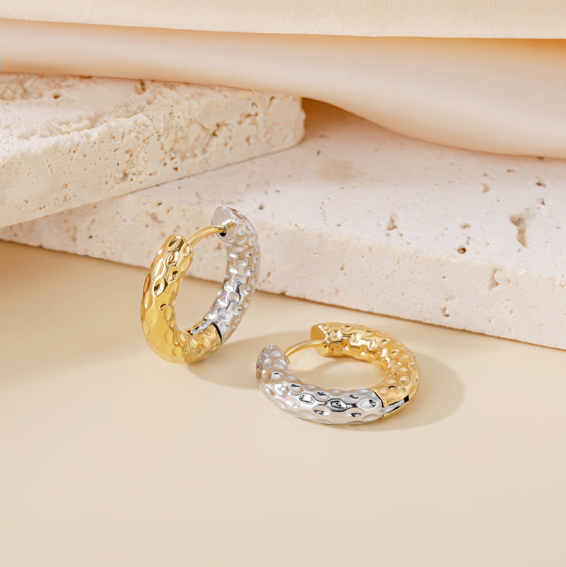 Wholesale Steel and titanium plain ring hammered earrings