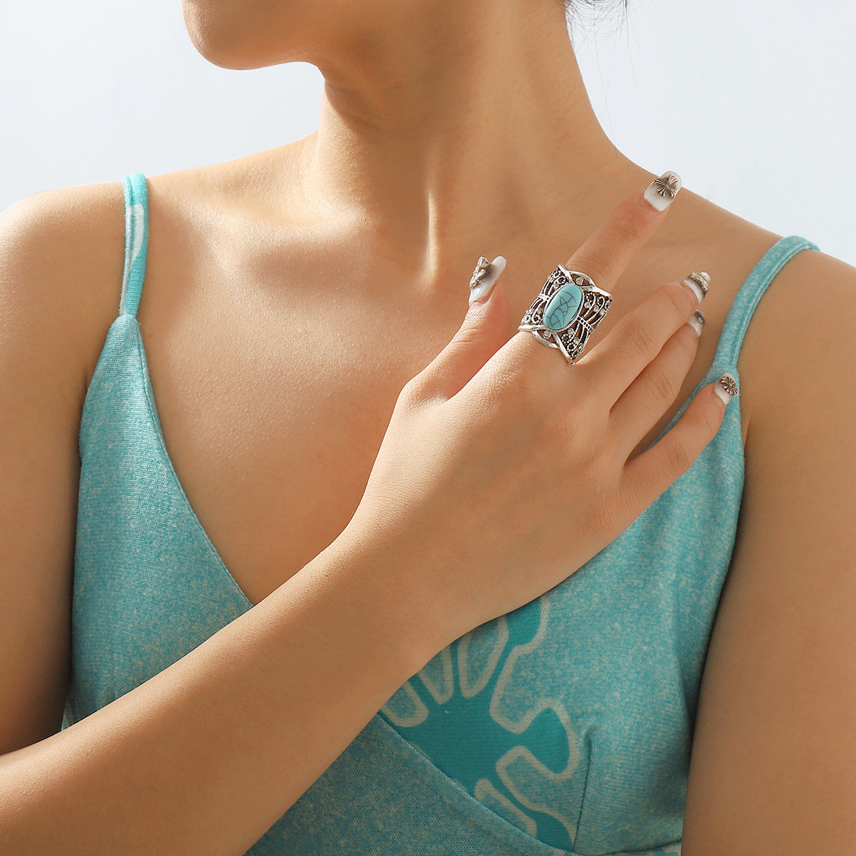 Wholesale  ethnic turquoise diamond ring retro elegant simple hollow wide alloy ring