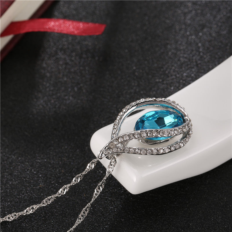 Wholesale luxury  flame heart oval crystal clavicle chain pendant necklace