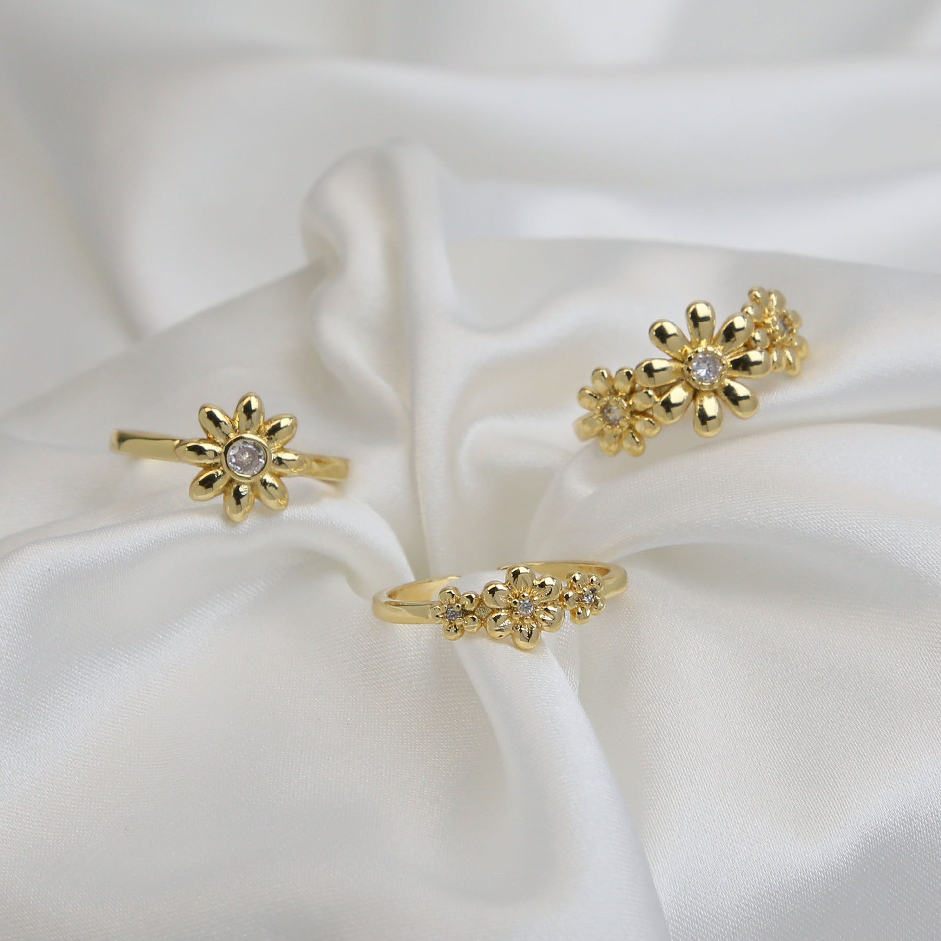 Wholesale  18k Golden Brass Glow Daisy Flower Fresh Style Fashion Opening Ring