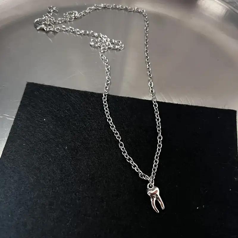 Wholesale Fashion Women' s Alloy Pendant Necklace with Vortex Irregular Pattern Jewelry Accessory