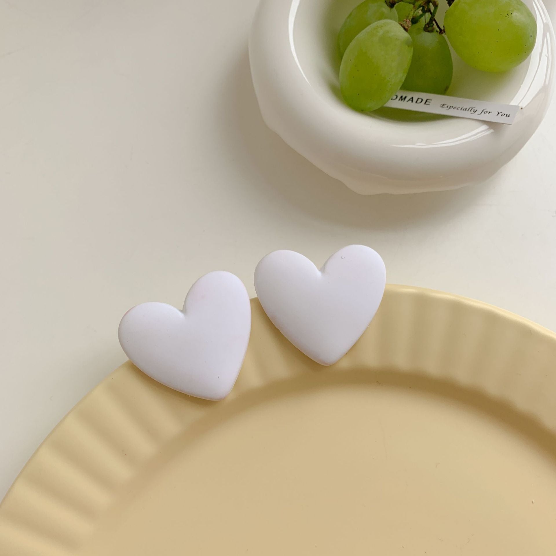 Wholesale spray painted candy color heart shaped acrylic earrings