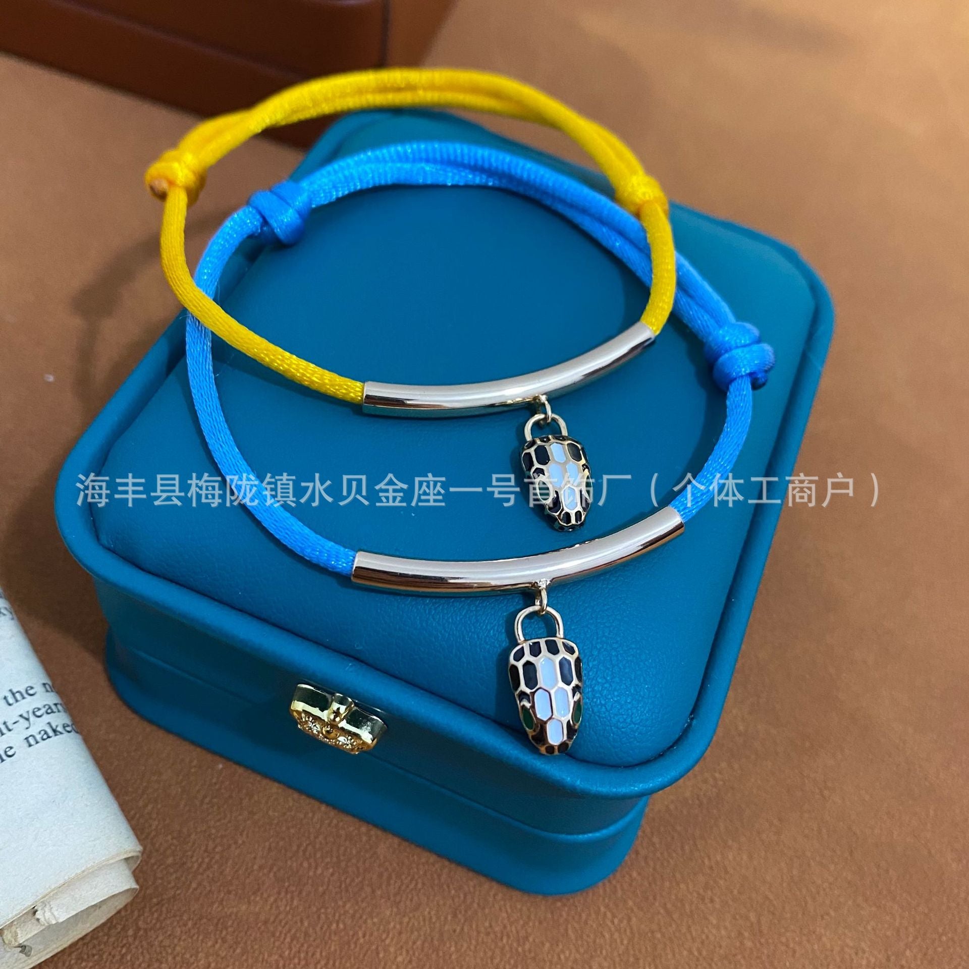 Wholesale V Gold Snakehead Hand Rope Gum Dropping Emerald Bracelet