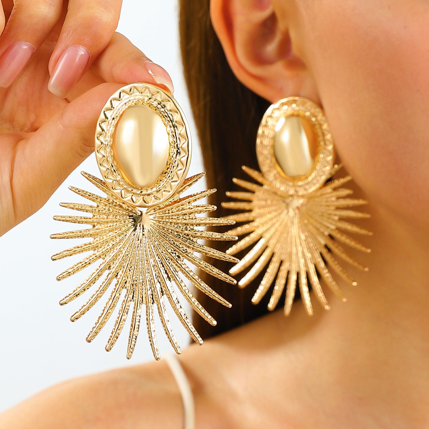 Wholesale European Style Exaggerated Oval Earrings Alloy Electroplated Fashion Accessory for Party or Gift