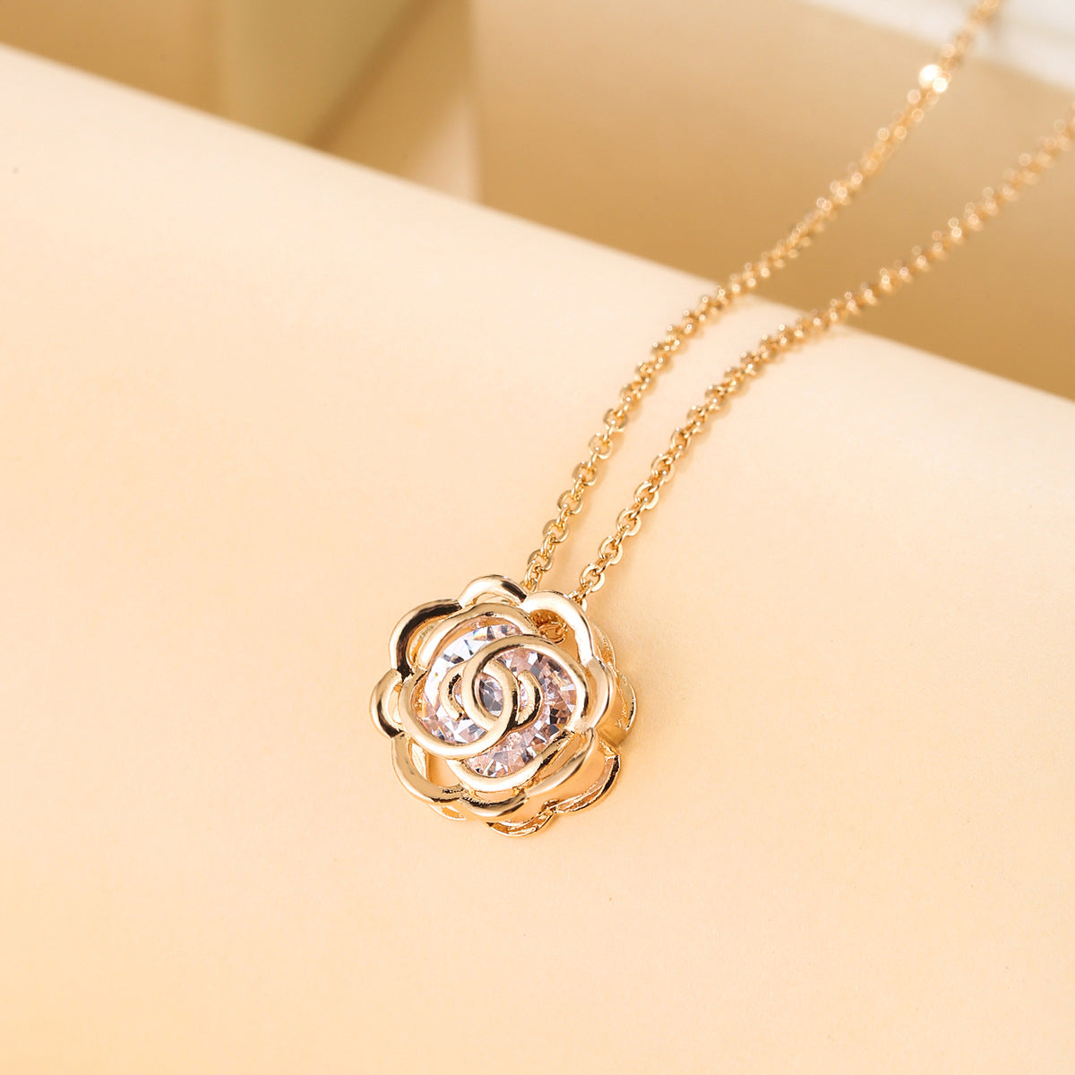 Wholesale Zircon Necklace Personalized Light Luxury Pendant Clavicle Chain