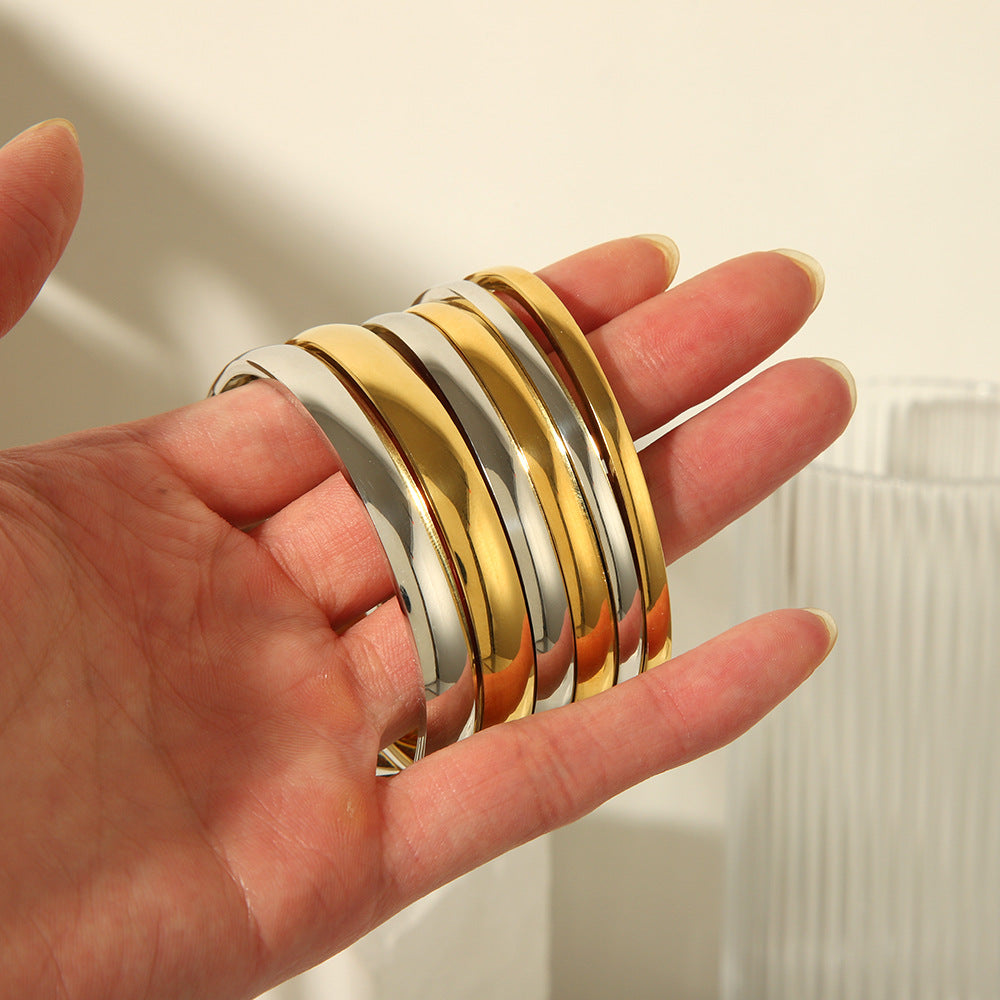 Wholesale Hand Polished 18K Gold Electroplated Stainless Steel Bracelet Trendy Fashion Accessory for Women