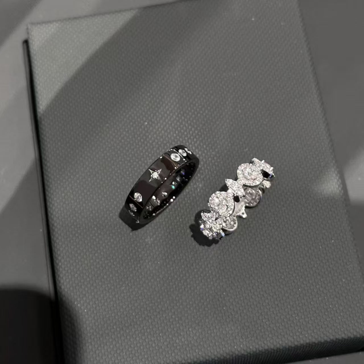 Wholesale Fashion Meteor Black Knight Couple Rings Adjustable Alloy Jewelry Gift Set