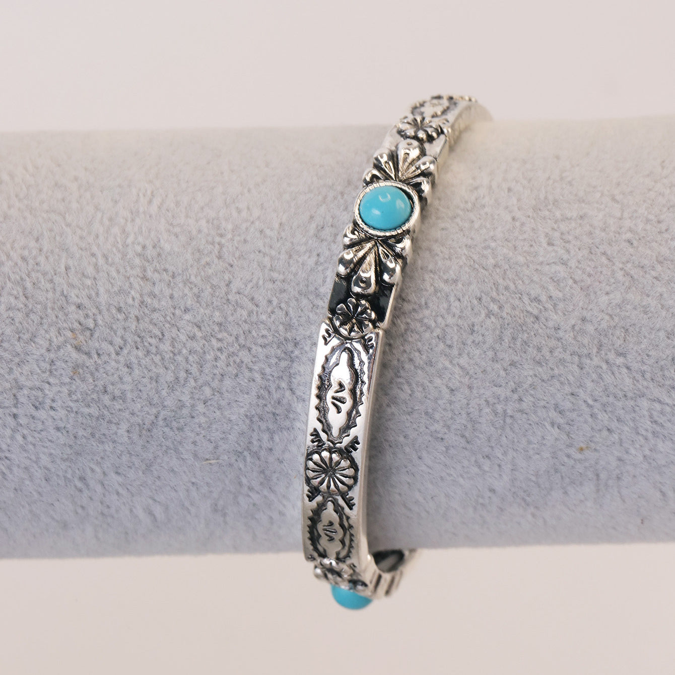 Wholesale Retro Turquoise Inlay Bracelet Zinc Alloy Round Stone Jewelry Accessory For Everyday Wear