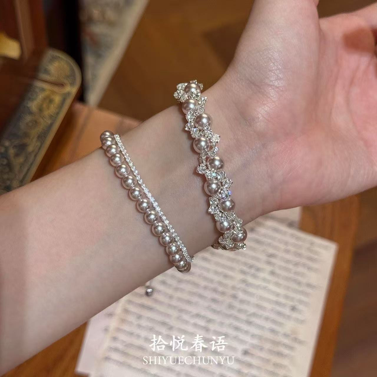 Wholesale French Vintage Sparkling Rhinestone Pearl Bracelet,  Fashion Jewelry Accessory for Women,  Boutique Resale Gift