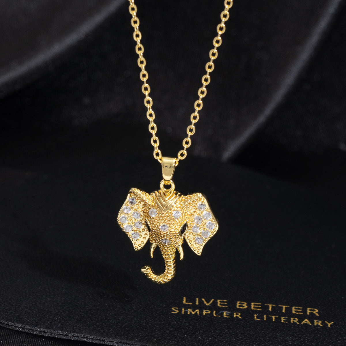 Wholesale Light Luxury Copper Zircon Elephant Pendant Choker Necklace For Women Fashion Accessory Gift Boutique Resale
