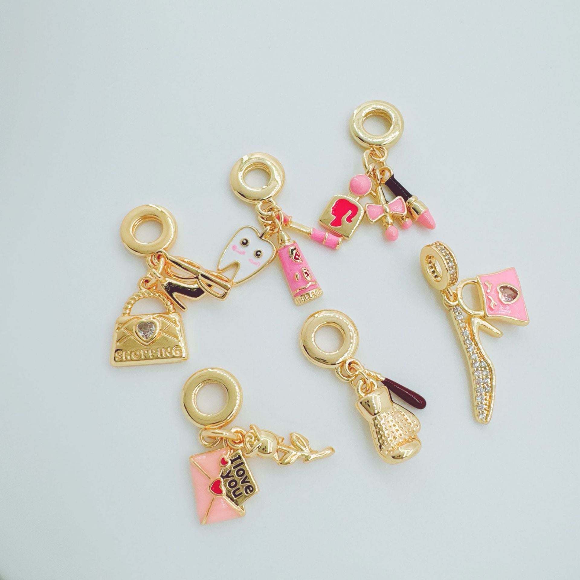 Wholesale Simple European Style Gold Plated Copper Necklace Pendant Fashion Accessory for Gift or Boutique Resale