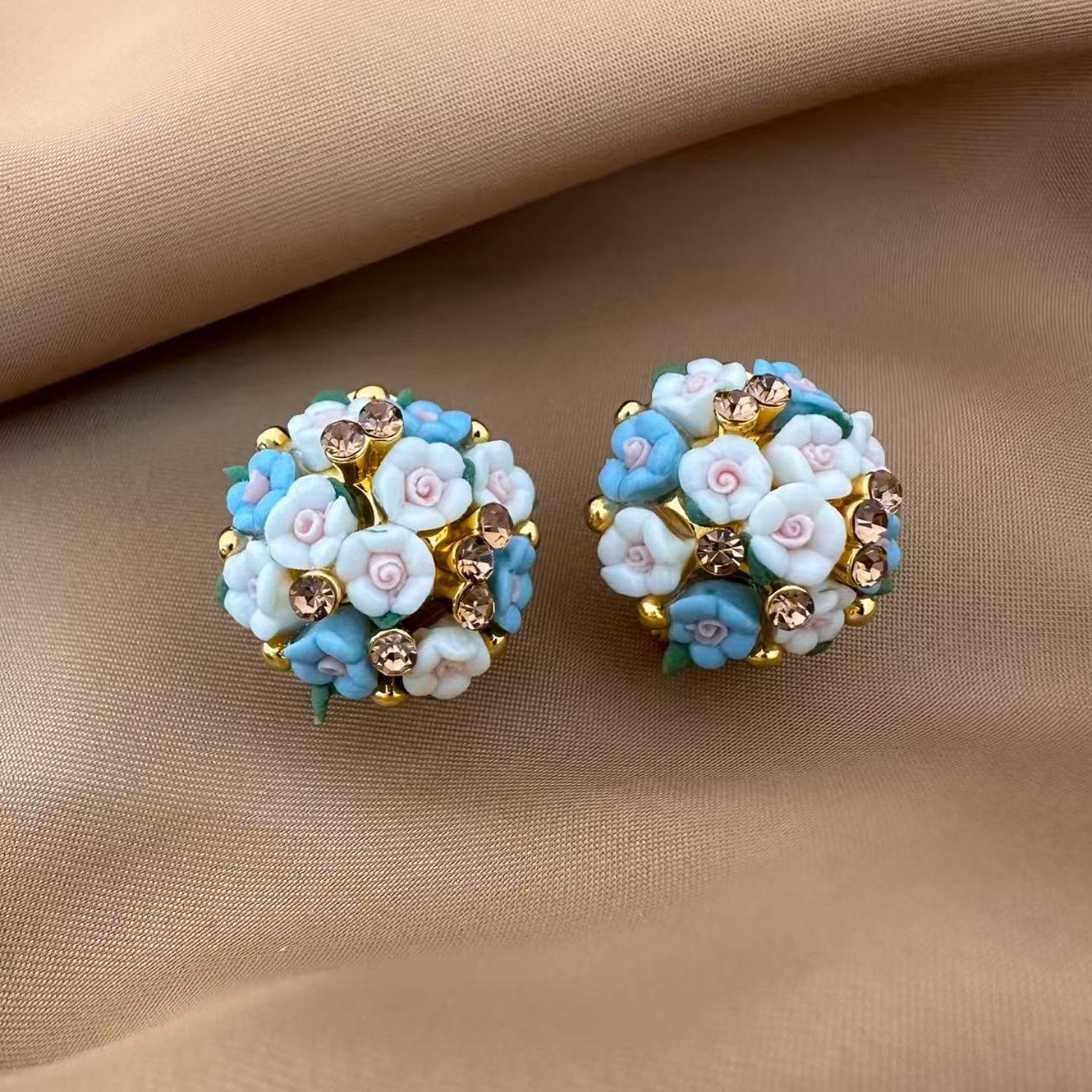 Wholesale Elegant  Sophisticated Four-Leaf Clover Turquoise Stud Earrings