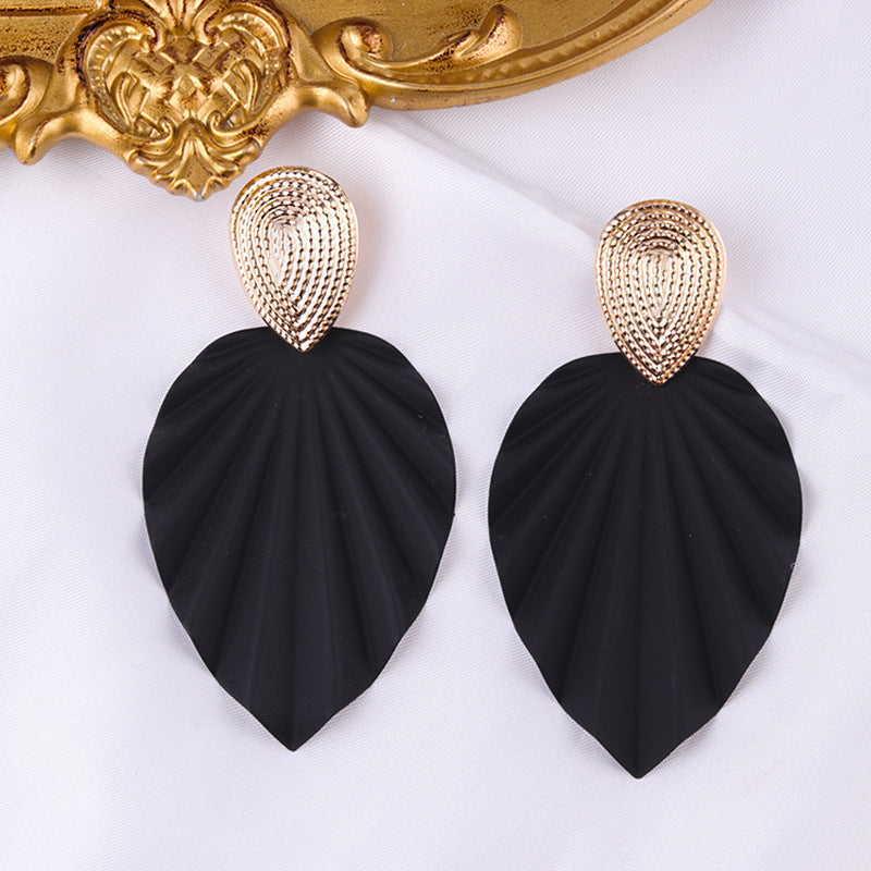 Wholesale color leaves metal  exaggerated  earrings