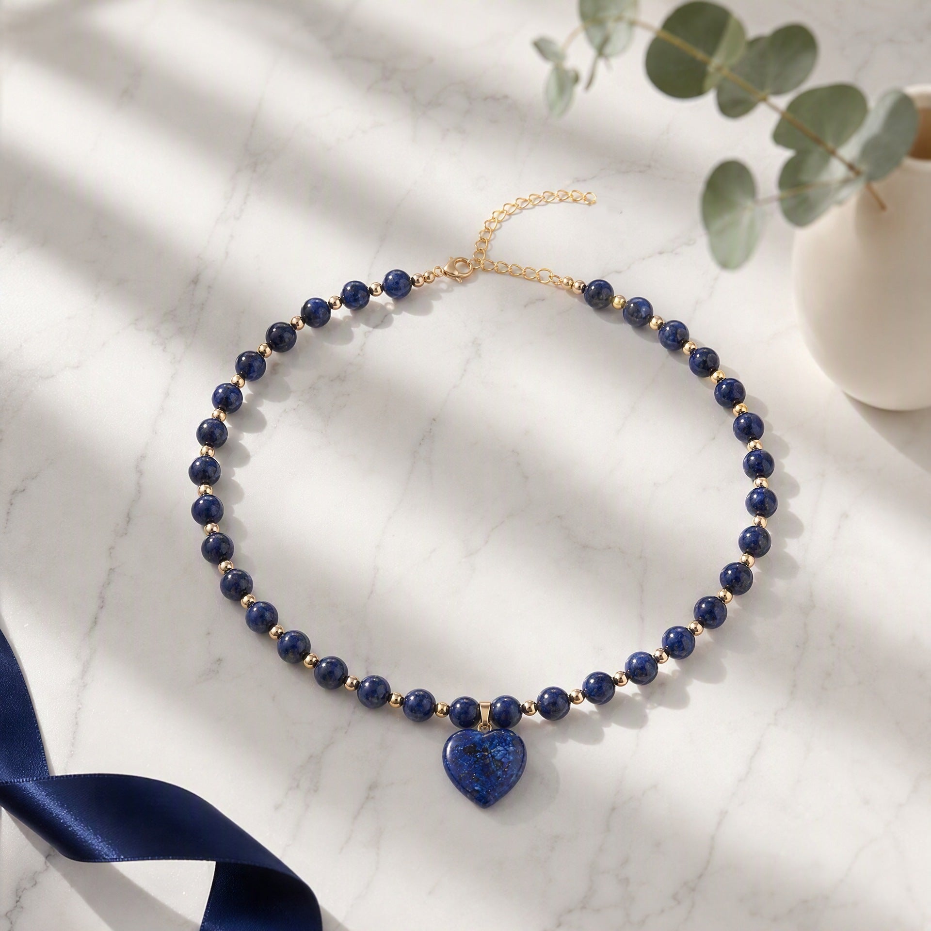 Wholesale Trendy Handmade Heart Pendant Necklace Deep Blue Lapis Lazuli Beaded Single Layer Women Jewelry Fashion Accessory