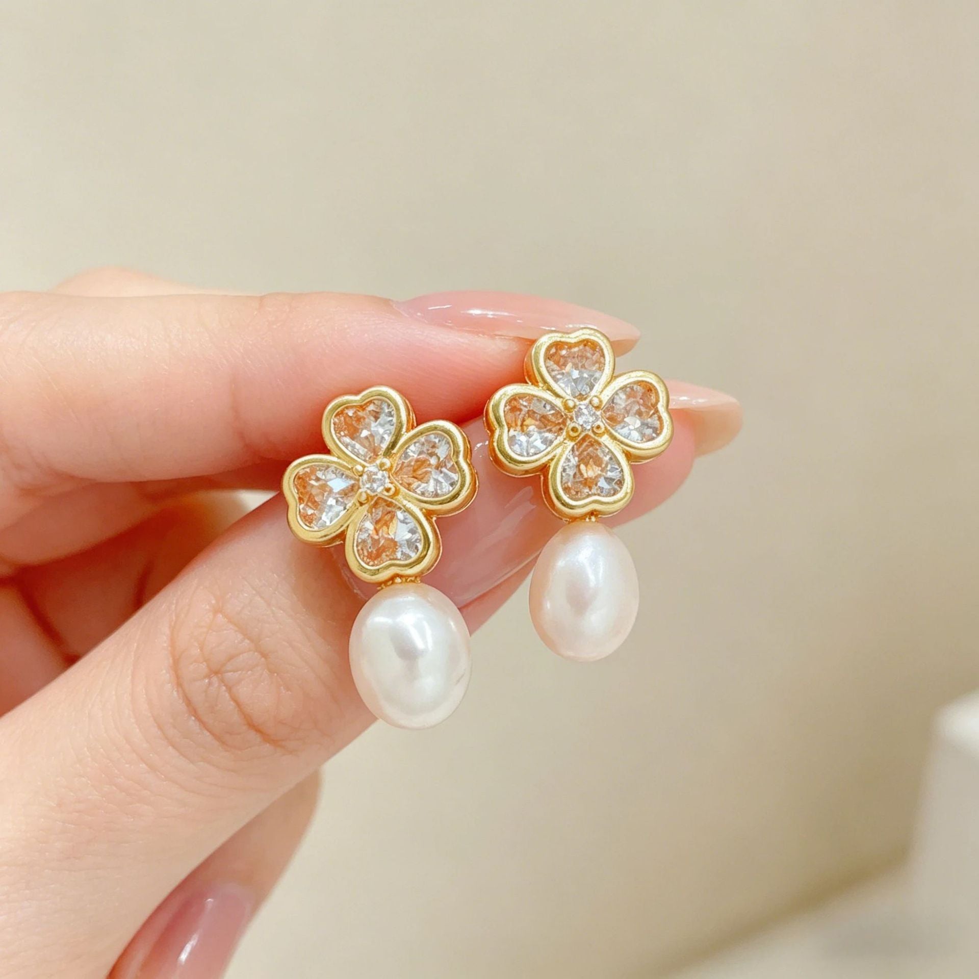 Wholesale Copper Zircon Gold Plated Tassel Pendant,  Fashion Accessory for DIY Earrings or Necklace,  Trendy Party Jewelry for Women