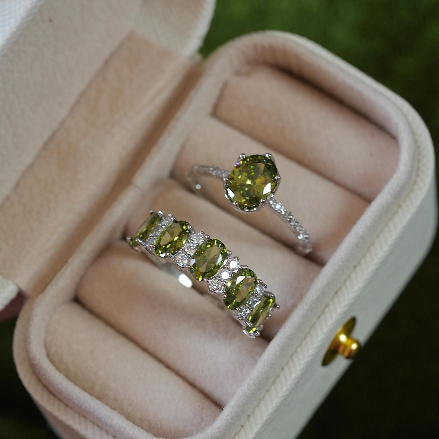 Wholesale Adjustable Olive Green Open Ring Retro Style Jewelry Accessory For Everyday Gift Boutique
