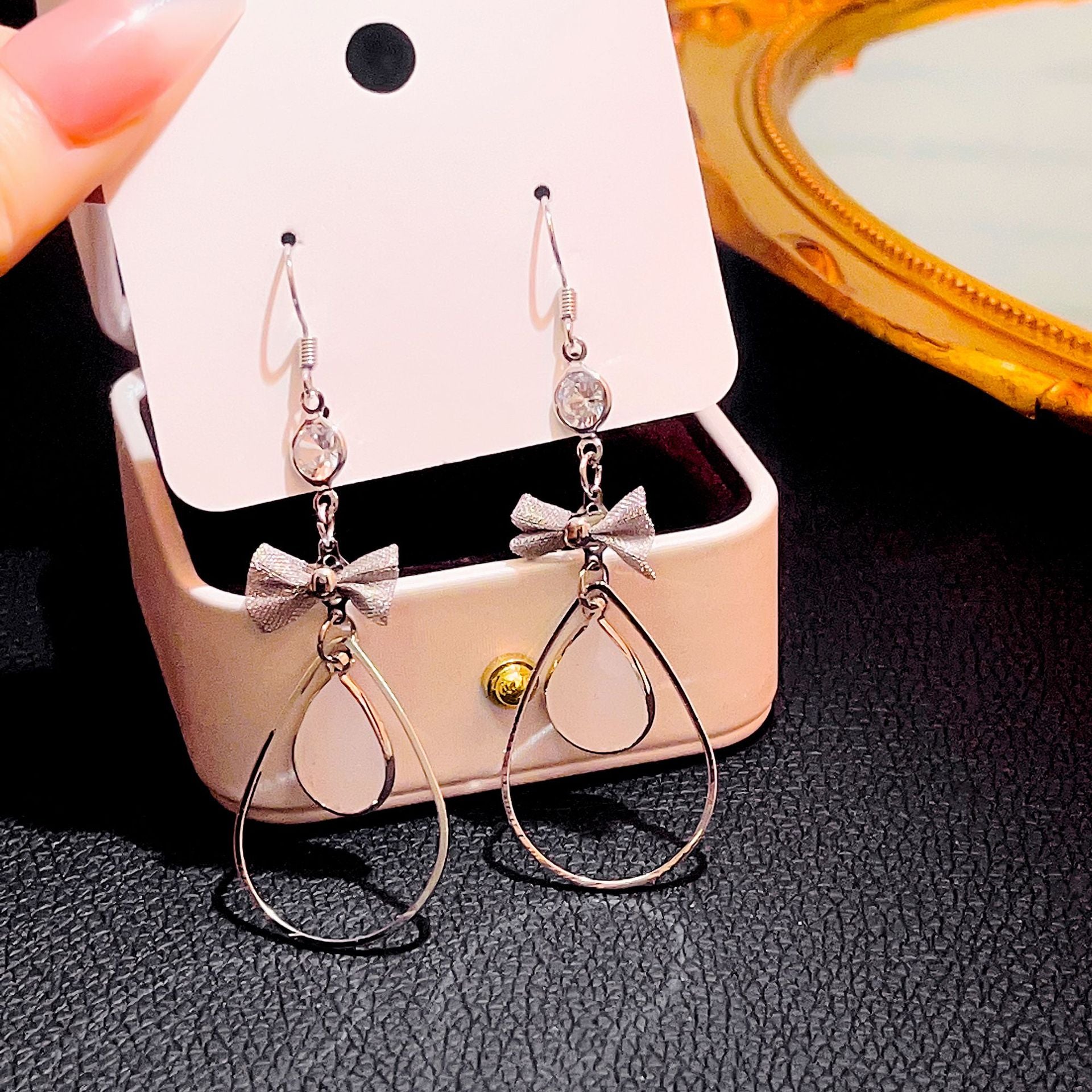 Wholesale Bow Diamond Moonstone Pearl Pendant Light Luxury Elegant Earrings