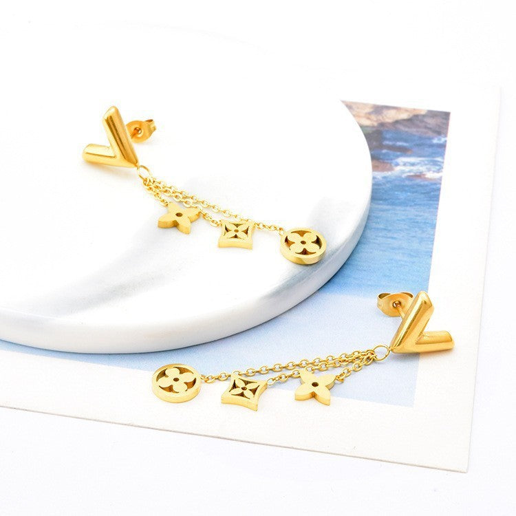 Wholesale Double-layer Necklace Flat Snake Clavicle Chain Irregular Four-leaf Flower Pendant Titanium Steel Necklace