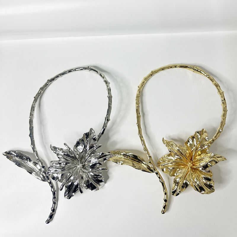 Wholesale  Exaggerated Personality Thorn Leaf Pol Bell Flower  Necklaces