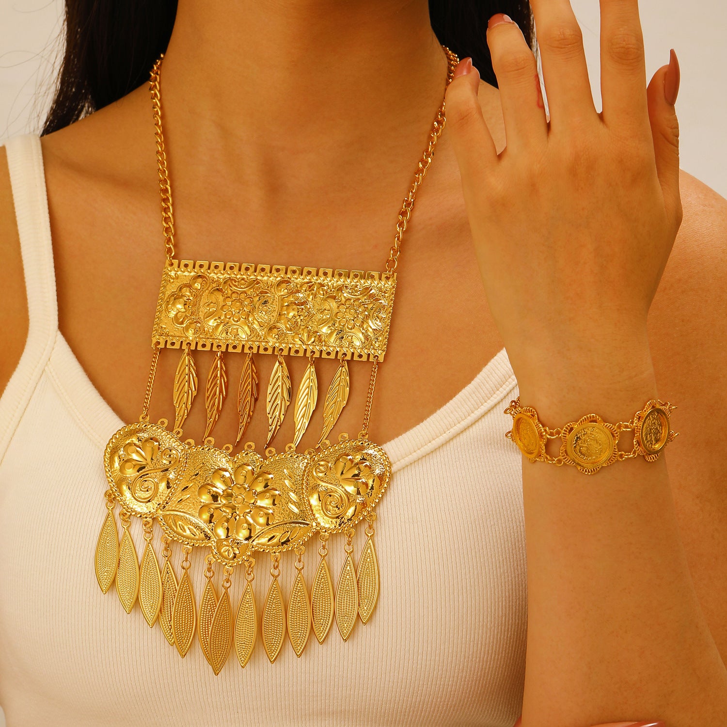 Wholesale Retro Middle Eastern Ethnic Style Layered Necklace And Bracelet Set Gold Tone Alloy Jewelry Accessory For Boutique Resale