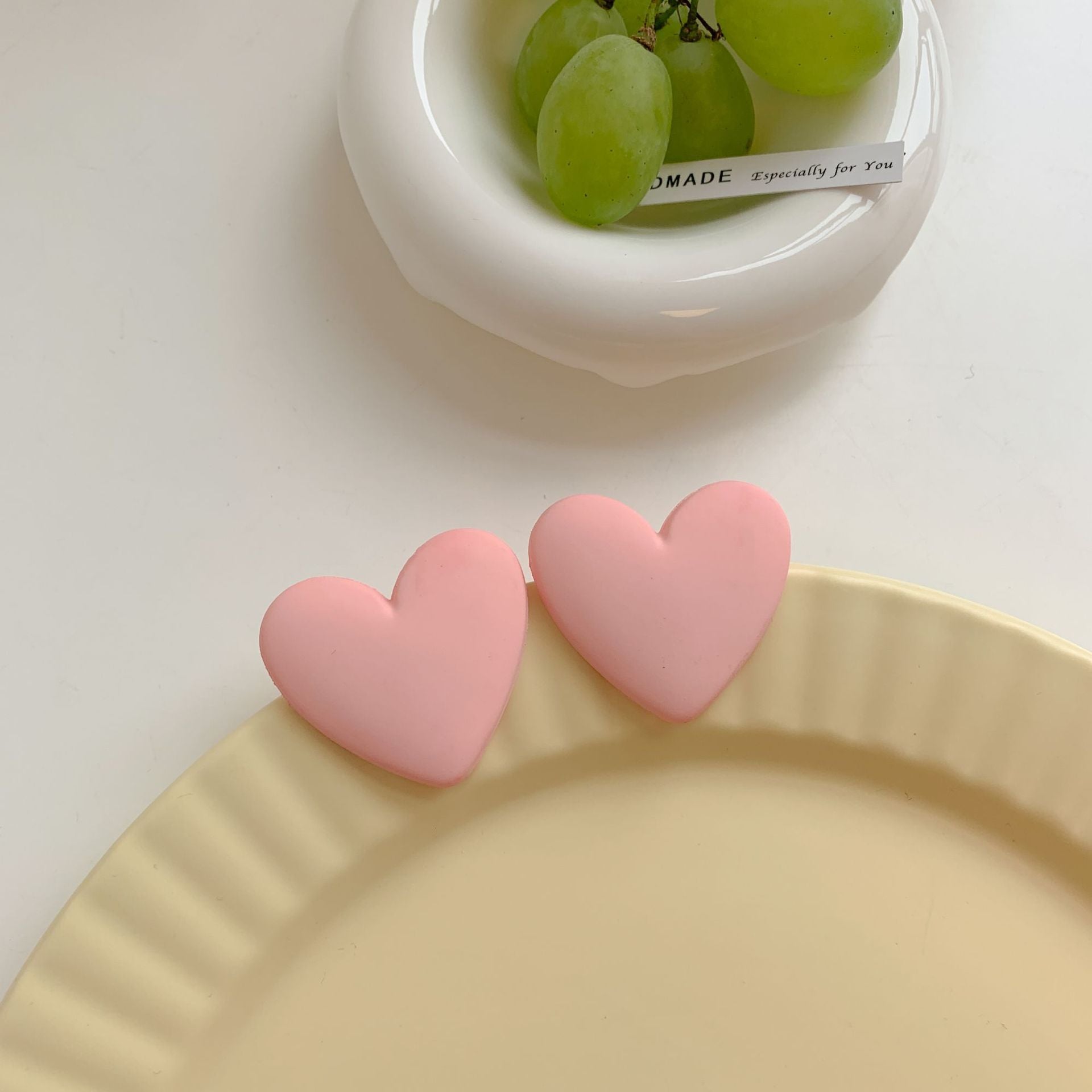 Wholesale spray painted candy color heart shaped acrylic earrings