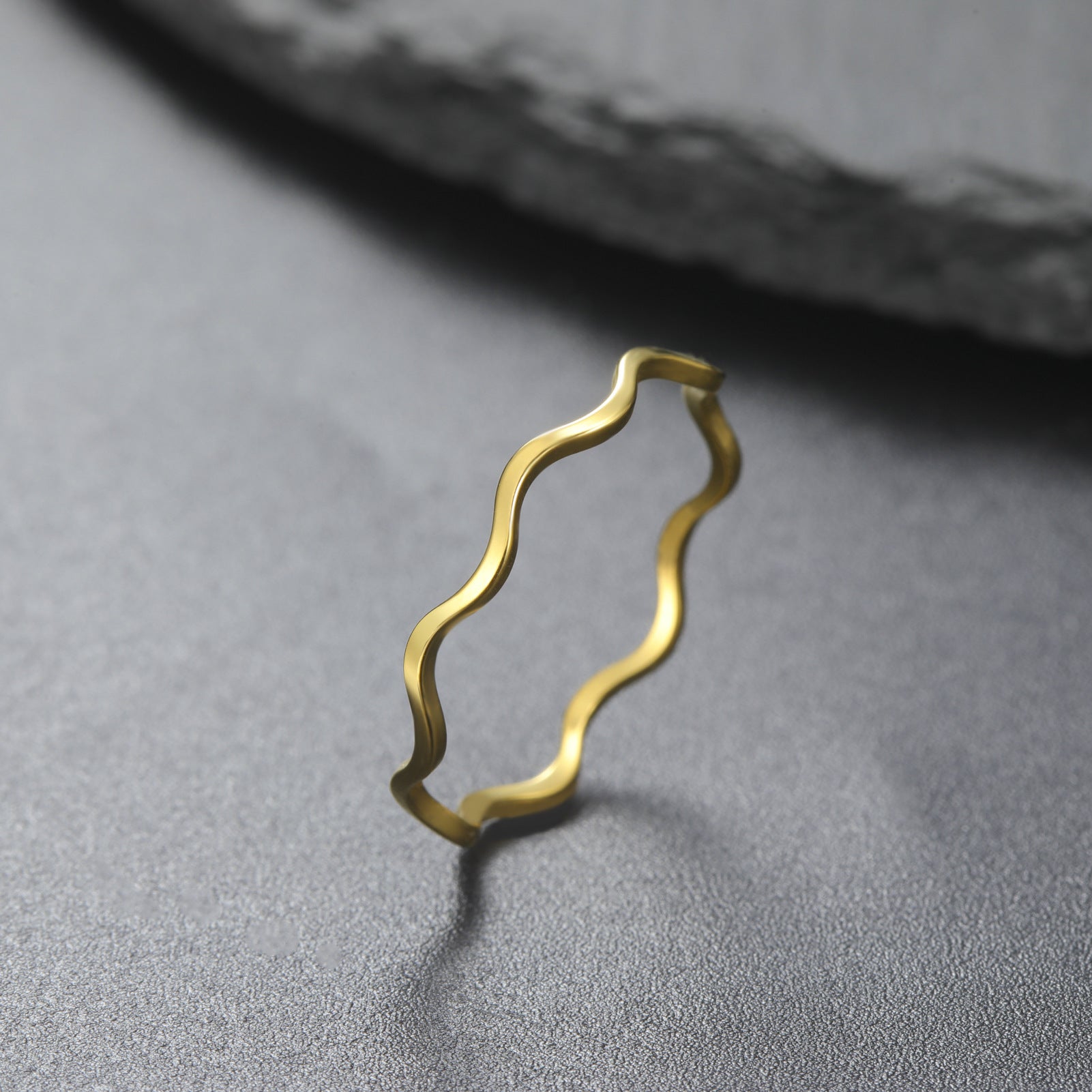 Wholesale 18K gold non-fading stainless steel curve wave ring