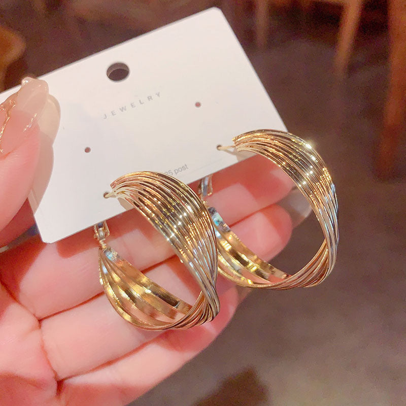 Wholesale  exaggerated metal wind twisted earring
