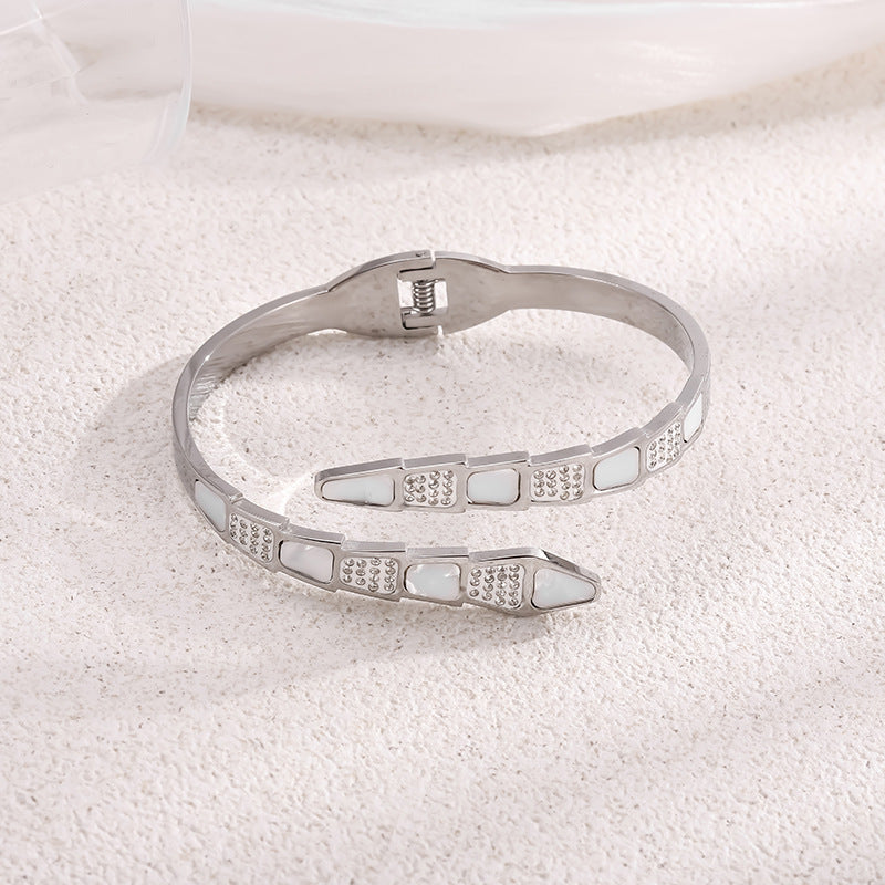 Wholesale Light Luxury Niche 18k Diamond Bracelet ACC-BT-Liyan006