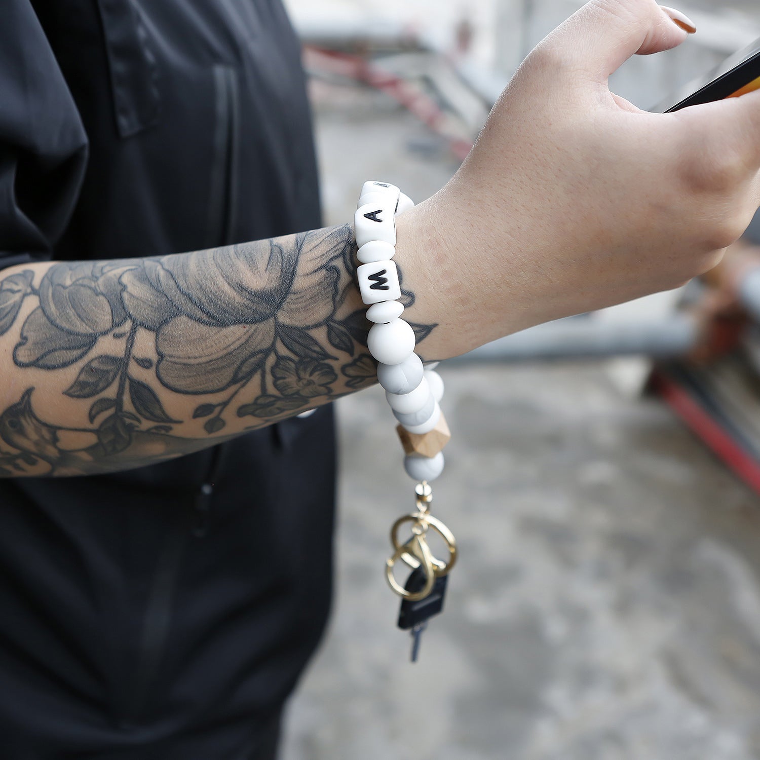 Wholesale MAMA Silicone Bracelet Keychain Butterfly Wooden Beads Beaded Mother's Day Keychain Wristlet Keychain ACC-KC-Jinz002