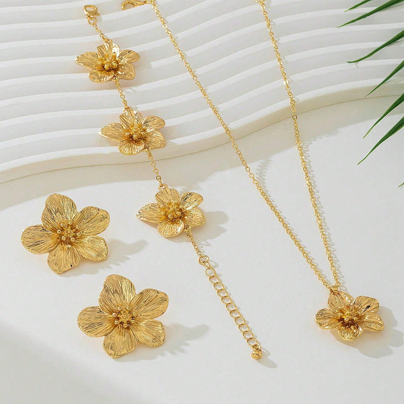 Wholesale Gold Tone Alloy Flower Jewelry Set Chic Floral Pendant Necklace Bracelet Earrings For Women Everyday Wear Fashion Accessory