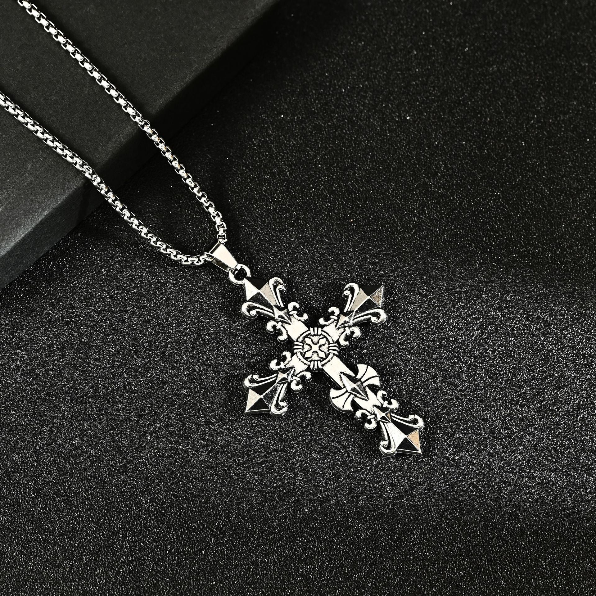 Wholesale Retro European Cross Pendant Necklace For Men Titanium Steel Fashion Jewelry Accessory Chic Everyday Gift