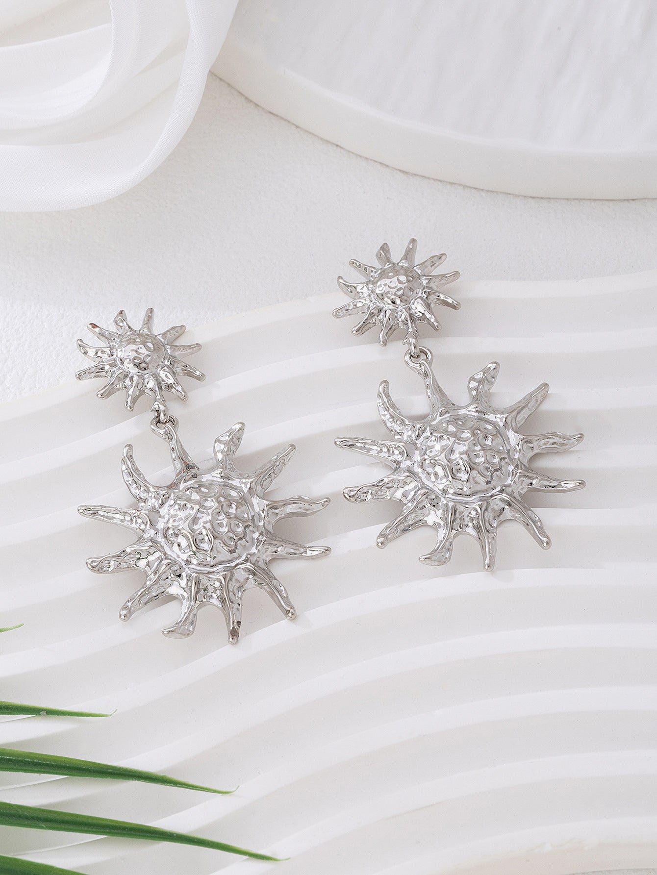 Wholesale Sunflower Earrings Gold-Plated Exaggerated Pendant Earrings Fashion Personalized Women' s Earrings