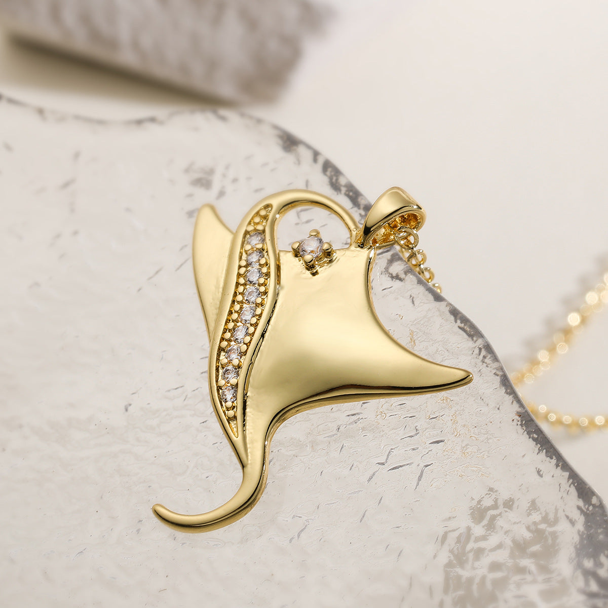Wholesale Chic Women S Gold Plated Copper Zircon Turtle Pendant Necklace Layering Jewelry Party Gift Accessory Boutique Resale