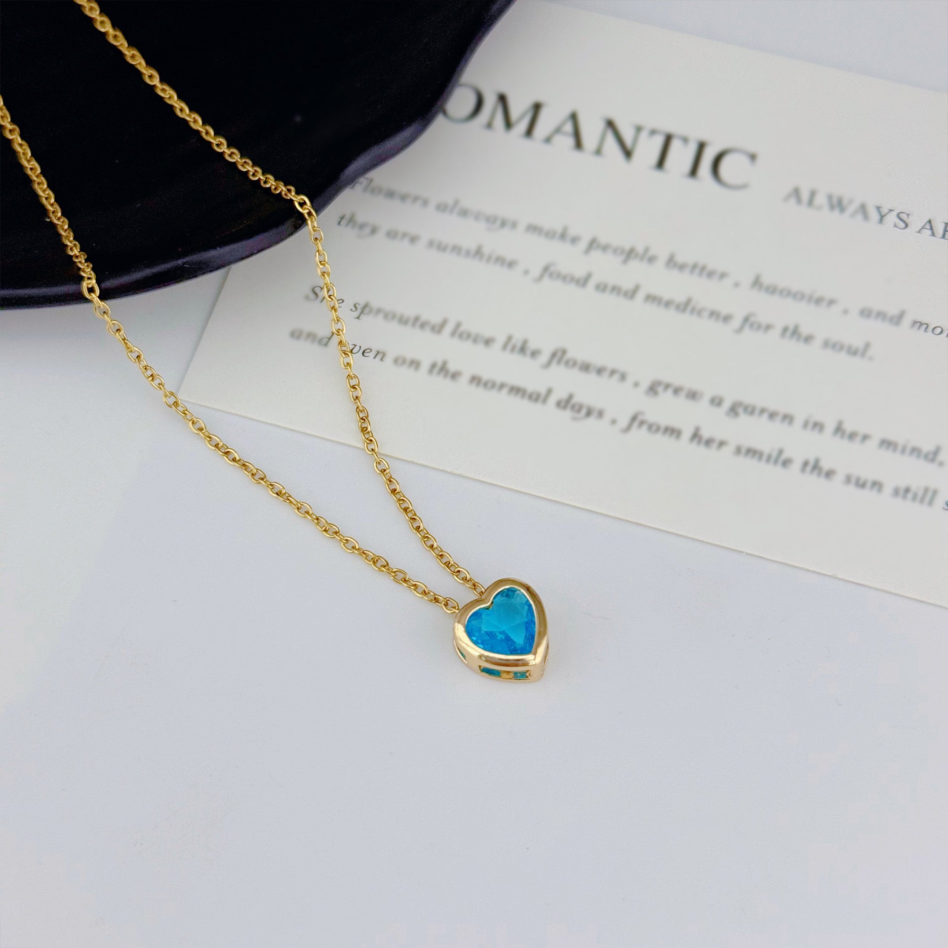 Wholesale Colorful Heart Zircon Necklace Stylish Everyday Collarbone Chain Fashion Accessory Gift