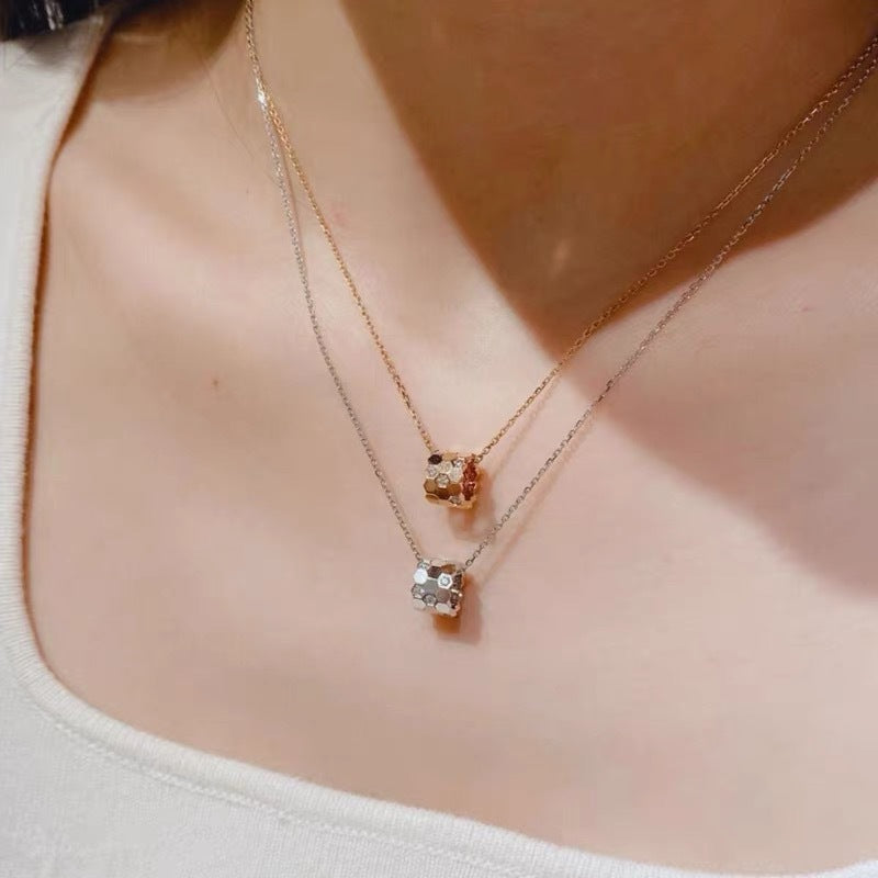 Wholesale Hexagonal Honeycomb Design Stainless Steel Gold Plated Pendant Necklace Boutique Resale