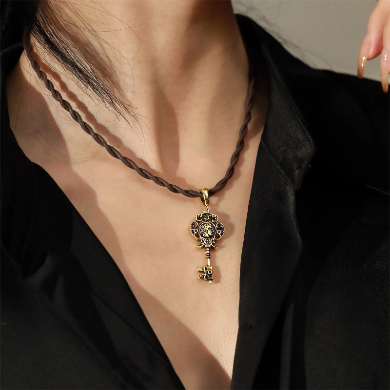 Wholesale Owl Key Pendant Fashion Retro Distressed Versatile Necklace Vintage Necklace ACC-NE-Wanshen006