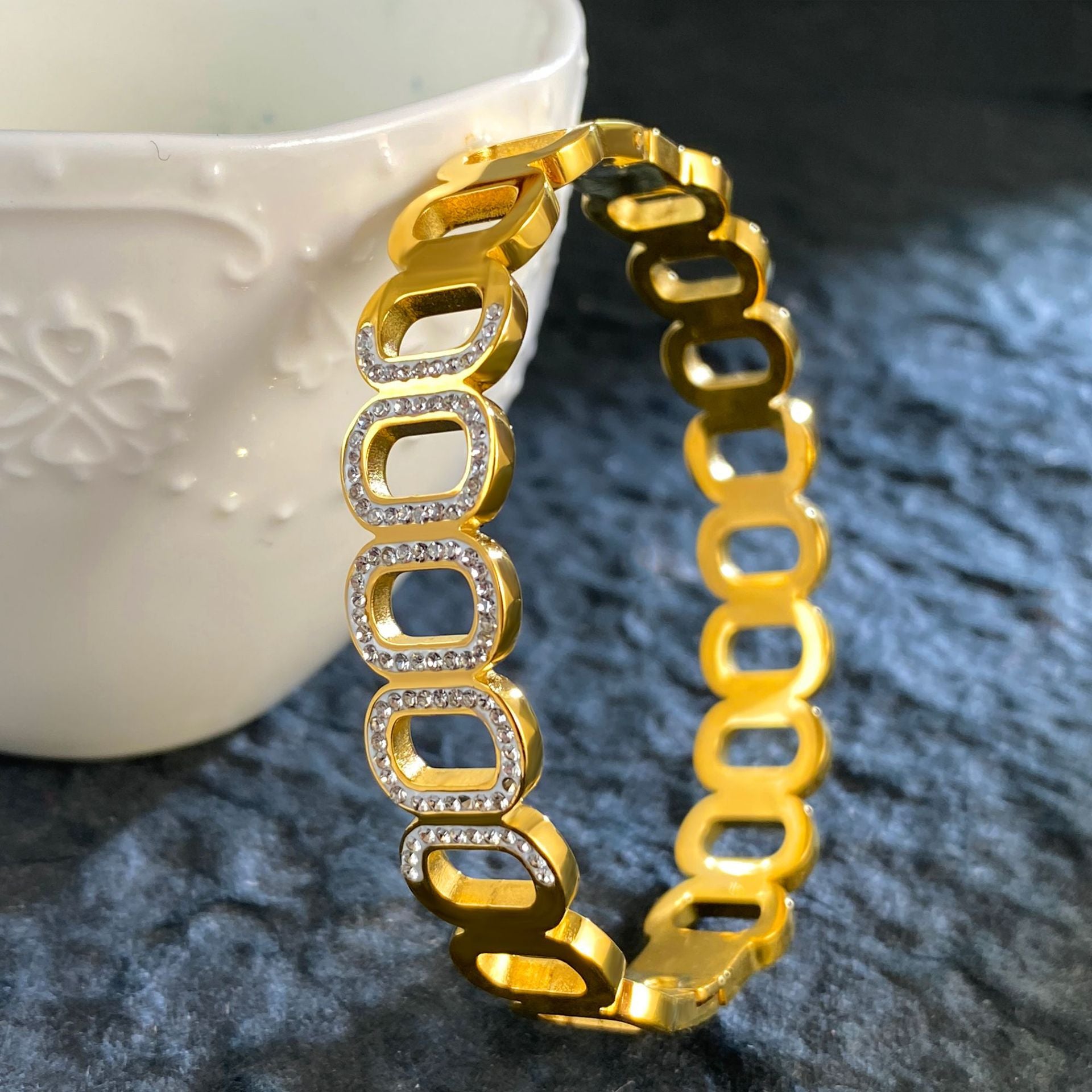 Wholesale Titanium Steel Plated 18K Gold High-end Luxury Bracelet ACC-BT-YuXun009