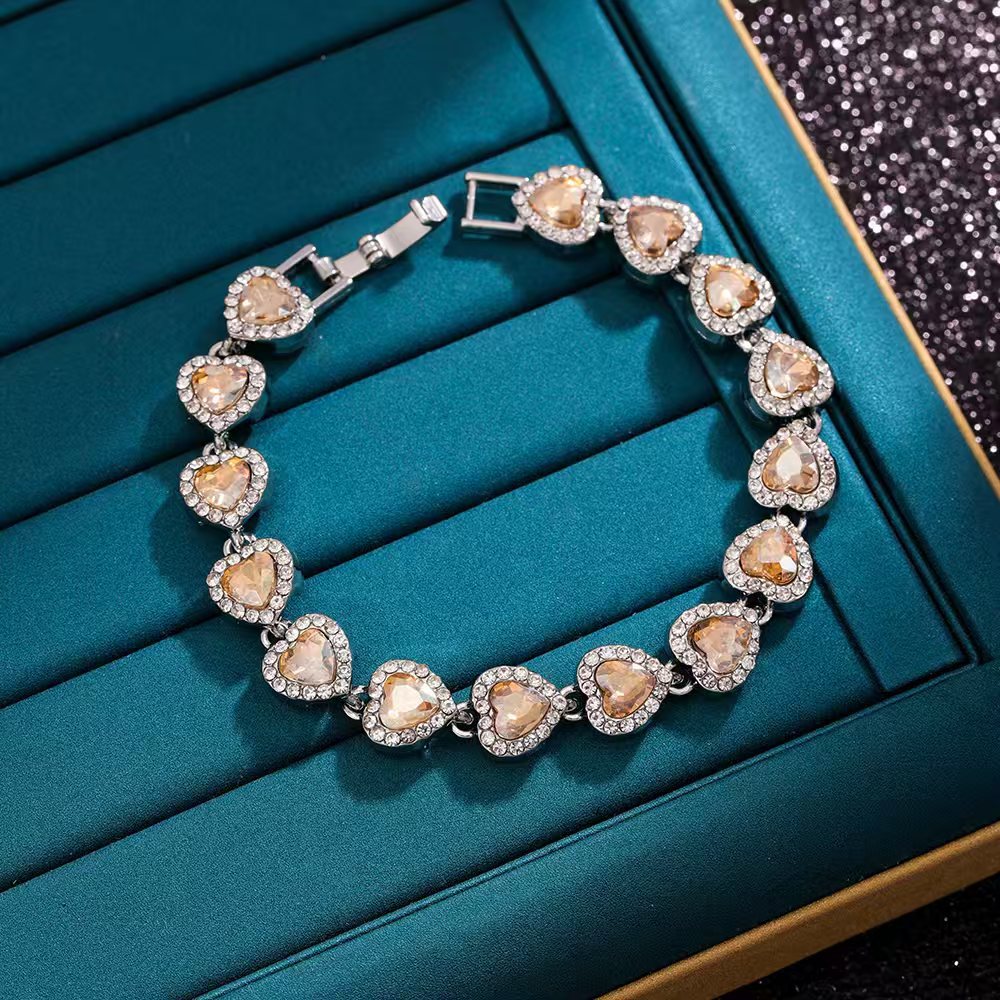 Wholesale Women' s Heart Bracelet White Red Love Heart Fashion Jewelry Accessory Gift