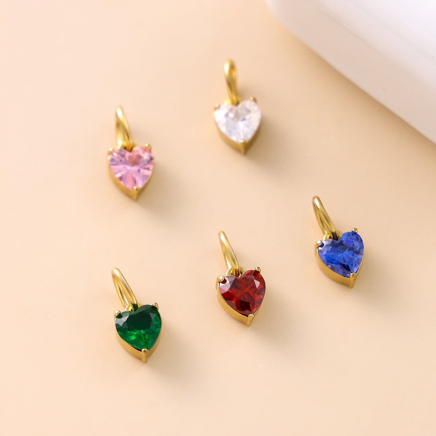 Wholesale stainless steel heart-shaped zircon pendant