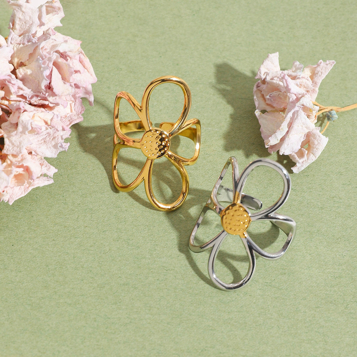 Wholesale  stainless steel gold and silver color matching hollow flower  retro ring